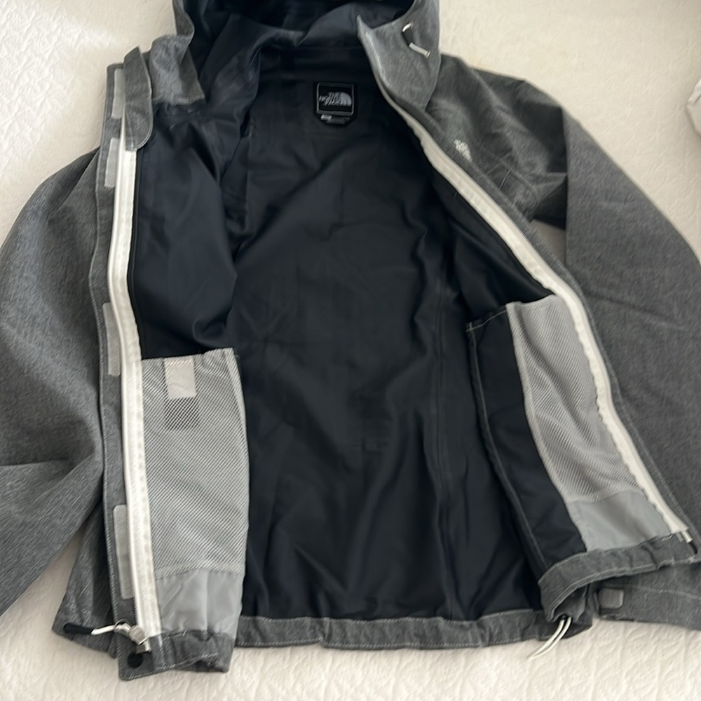 North Face jacket - Picture 3 of 4